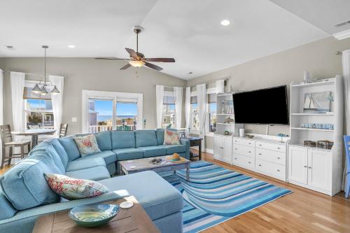 Porpoise Driven Life by Oak Island Accommodations - photo 47