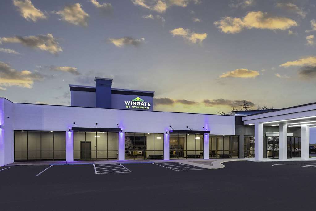 Wingate by Wyndham Wichita Airport - photo 2