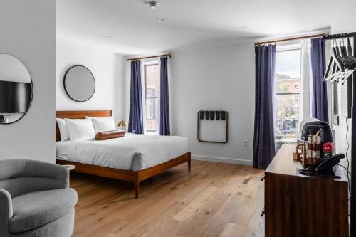 Historic Hotel Heart Of Bangor Fiber Wi Fi Roku Tv Room 206 — Bangor