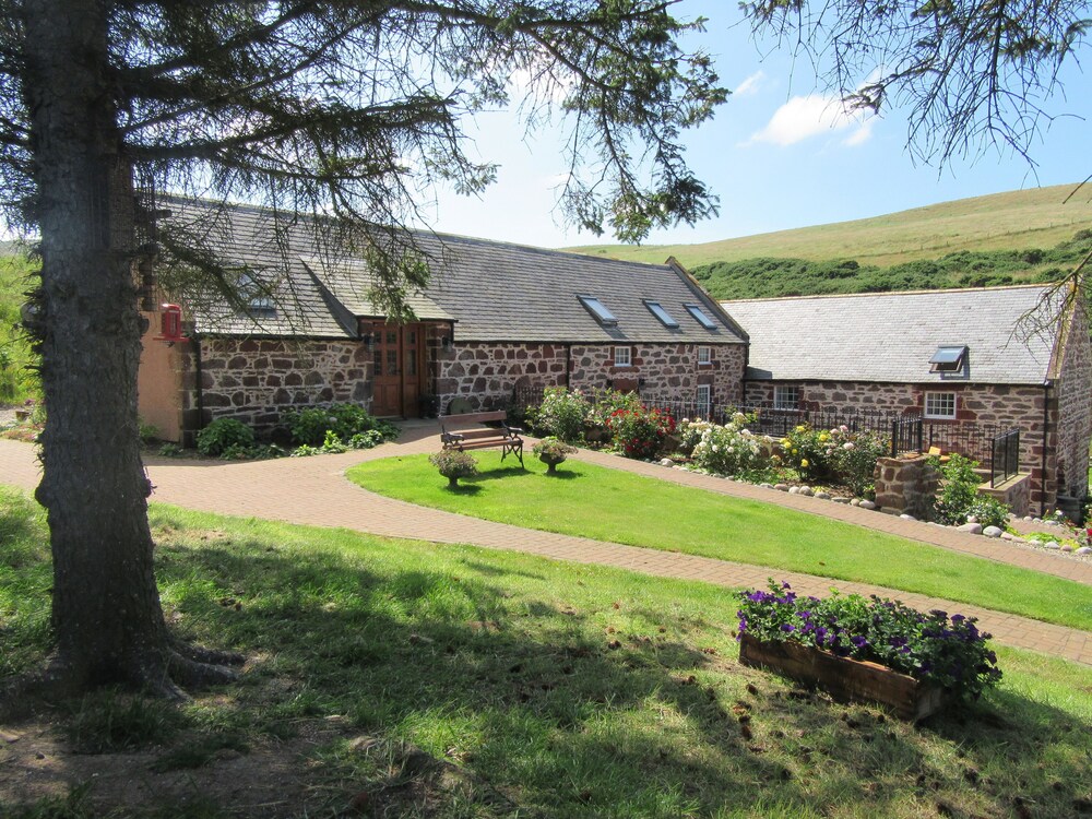 Mill Of Nethermill Holidays - carbon neutral hotel in Fraserburgh