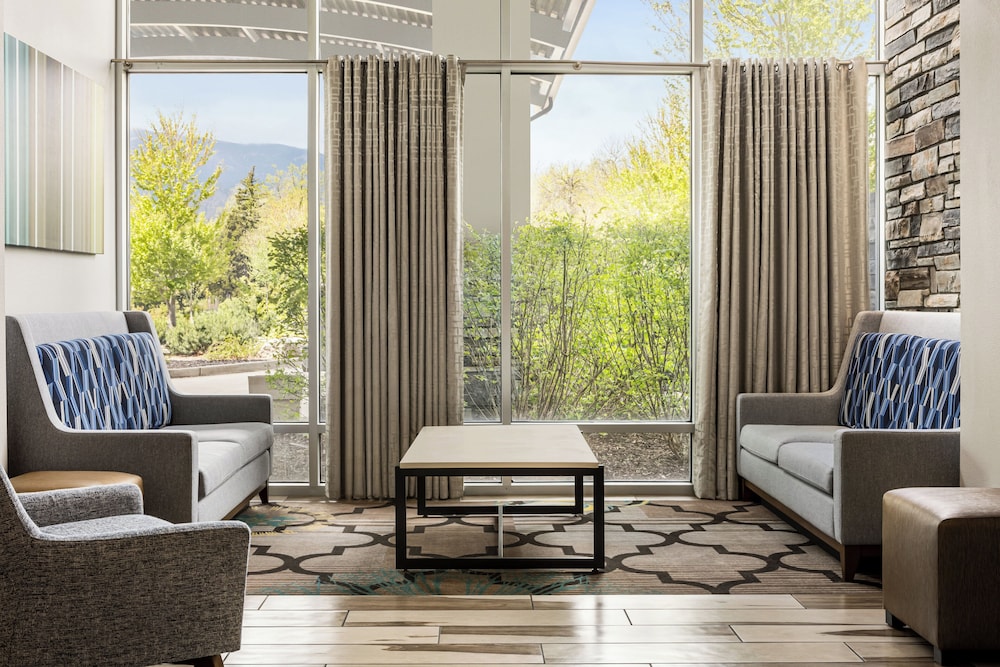Holiday Inn Express & Suites Colorado Springs Central by IHG - photo 87