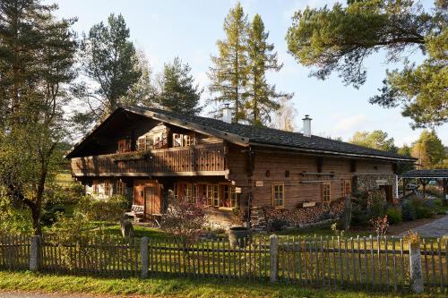 Volarská roubenka — hotel in Volary