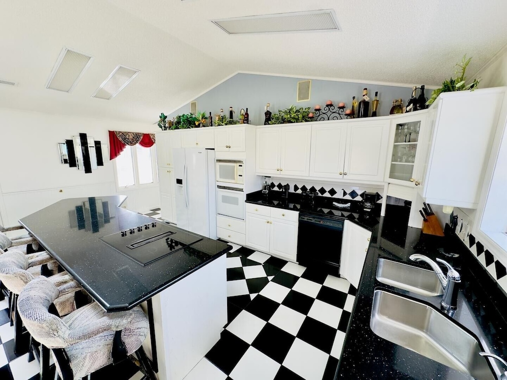 Grand Strand Resort Ph1 3 Bedroom Home by Redawning - photo 9