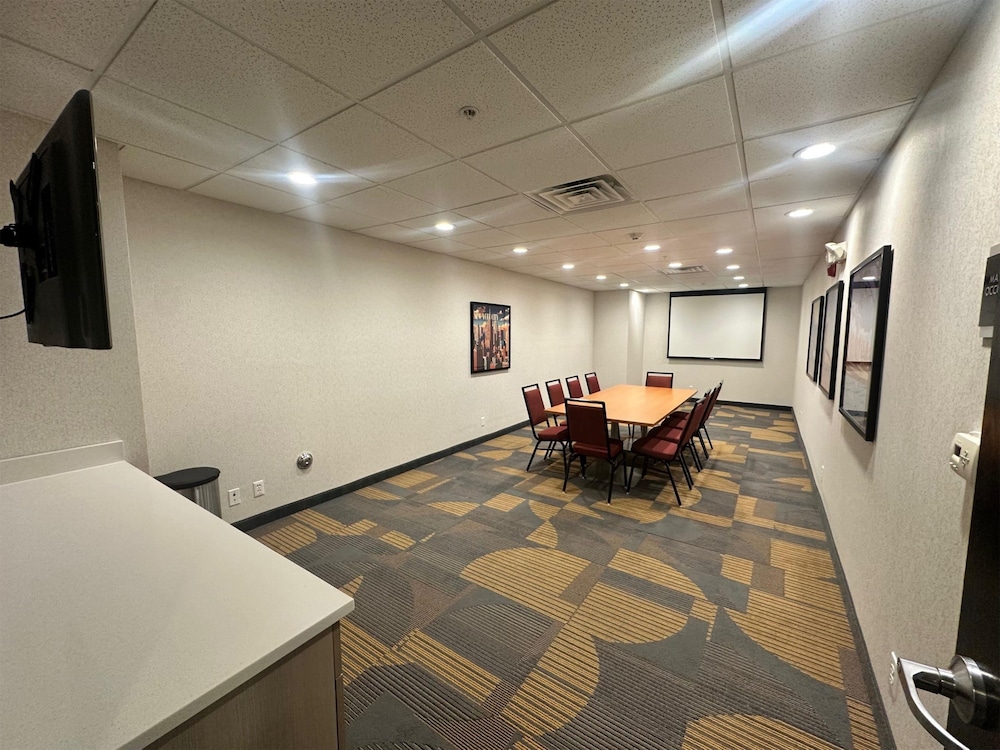 Home2 Suites by Hilton Rahway - photo 34