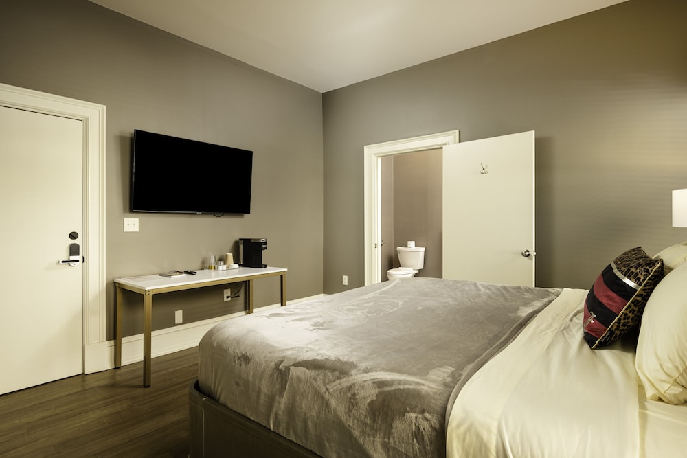 The Edward Hotel - photo 16
