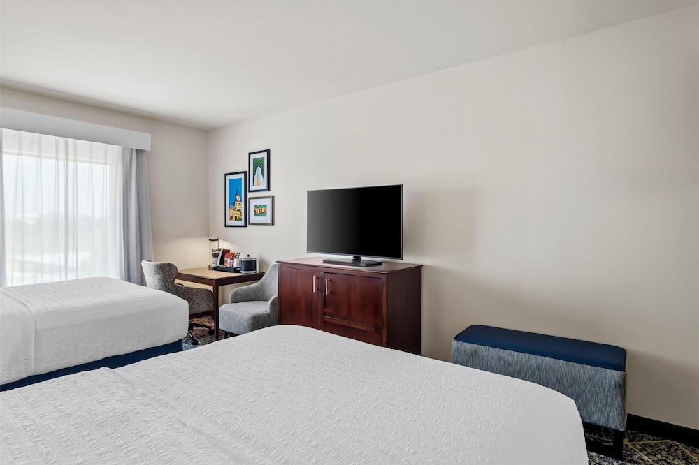Hampton Inn & Suites Trophy Club Fort Worth North - photo 11