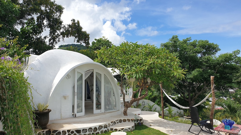 VistaMonti Private Villas — 4-Star Luxury Hotel in Pemenang, Indonesia