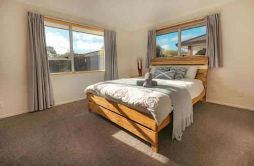 Convenient Westfield House 3bedroom 2bath — 4-Star Luxury Hotel in Christchurch, New Zealand