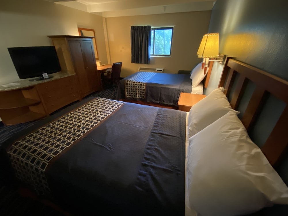 Economy Inn North Randall - photo 25