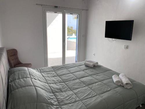Bianco e Azzuro — Loutraki — photo 3