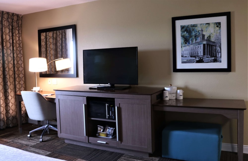Hampton Inn & Suites Fremont - photo 17