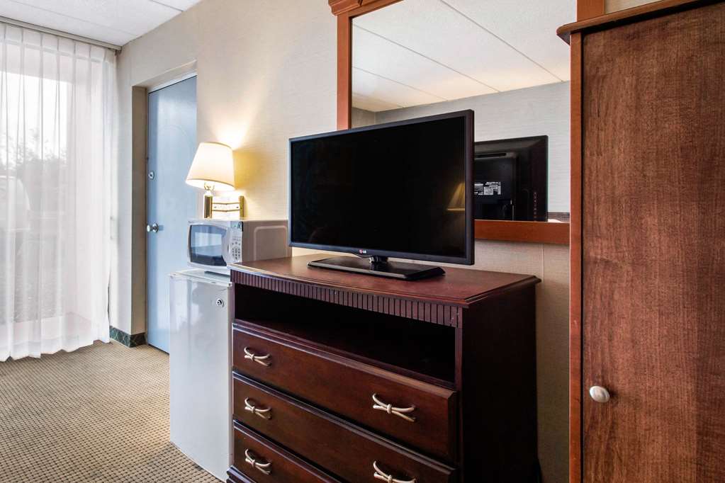 Quality Inn West Springfield - photo 19