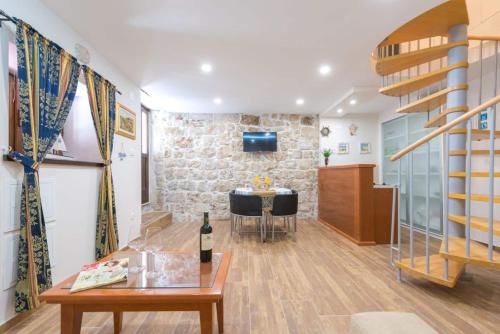 New Apartment La Barca Old Town