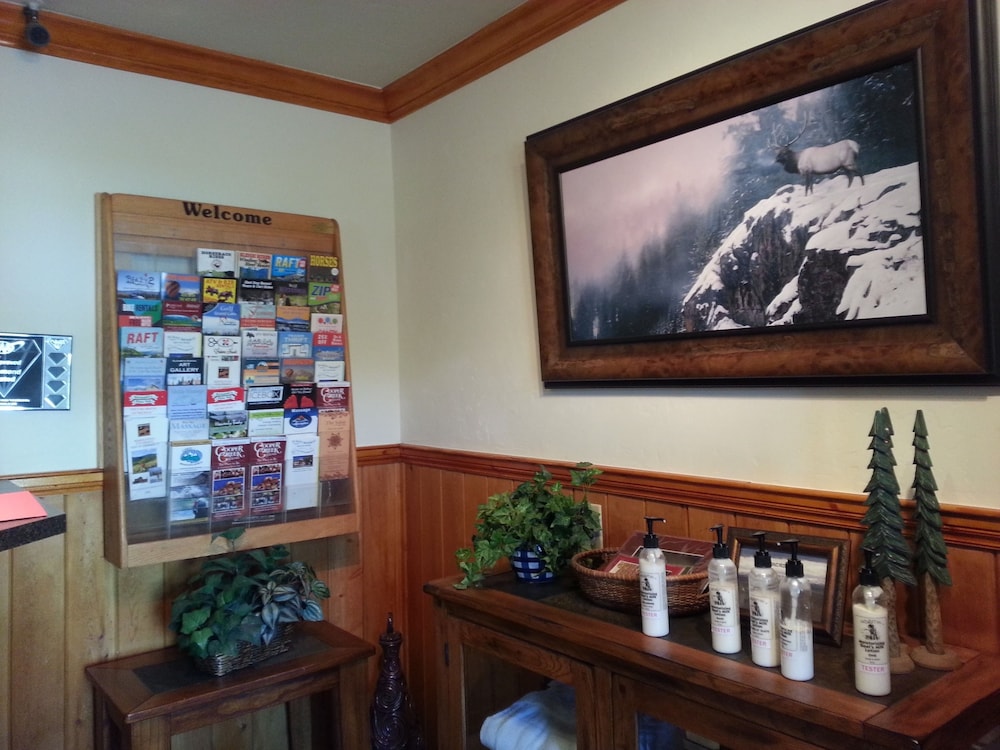 Canyon Motel - photo 3