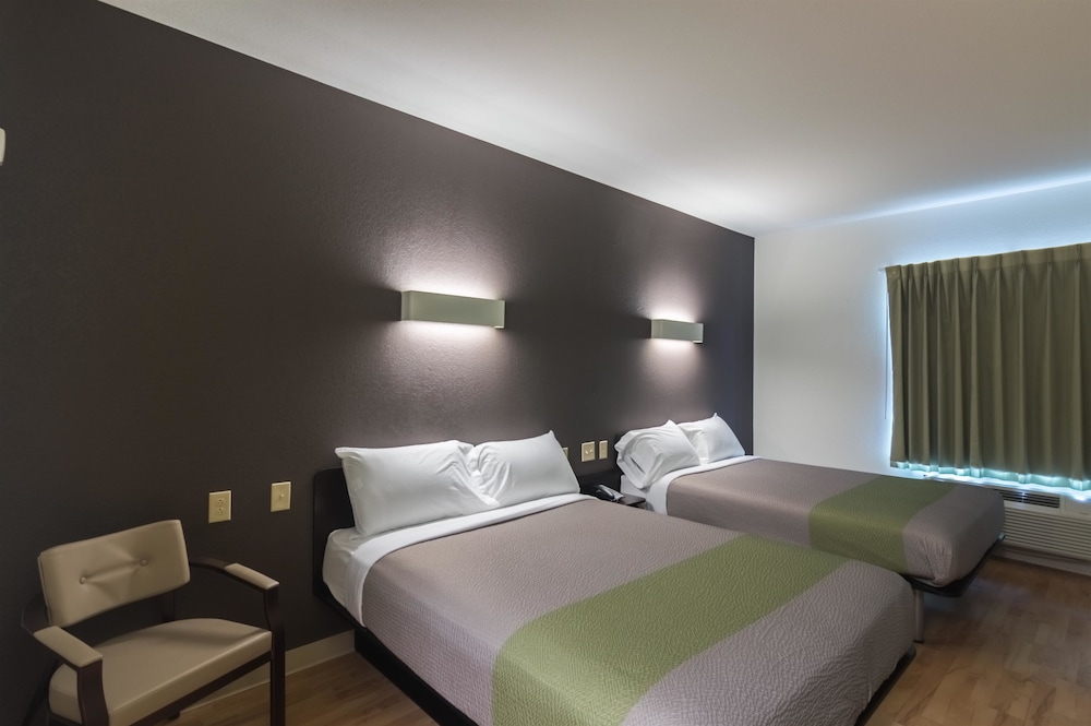 Days Inn & Suites by Wyndham Colorado City I 20 - photo 18