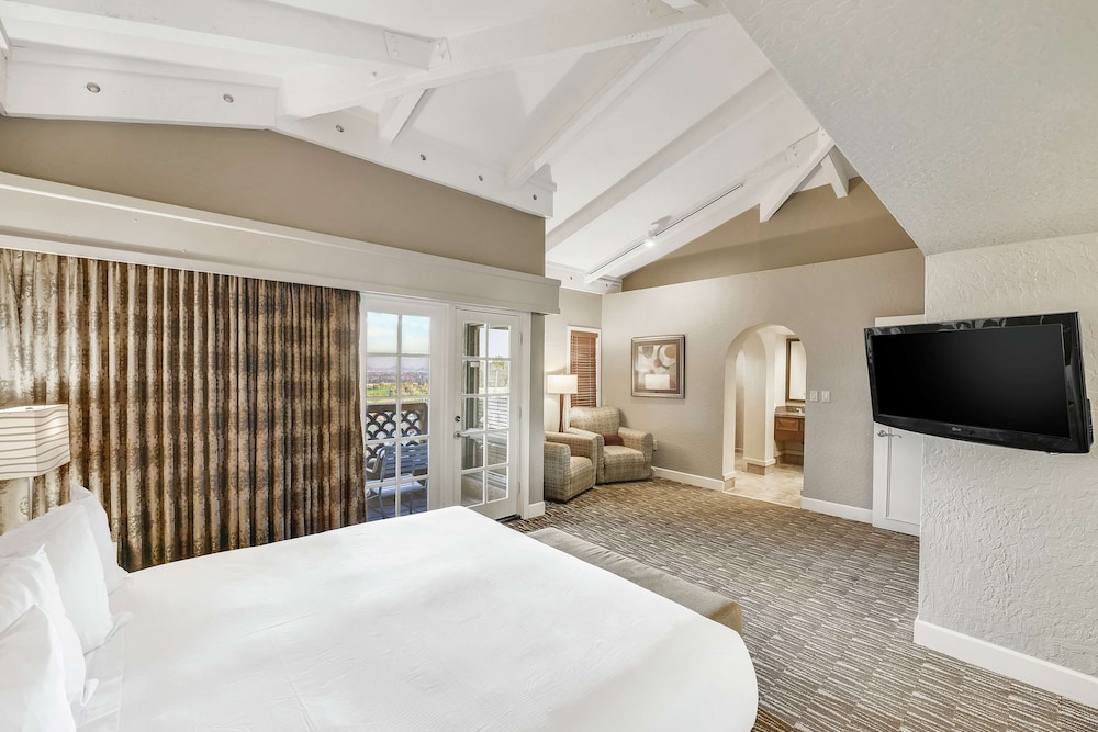 Hilton Phoenix Tapatio Cliffs Resort - photo 8