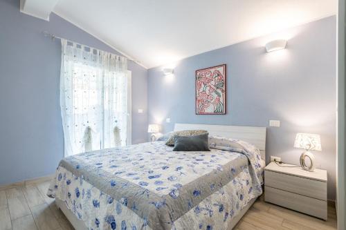 Ibiscus Rosa 2 — Unknown City — photo 3