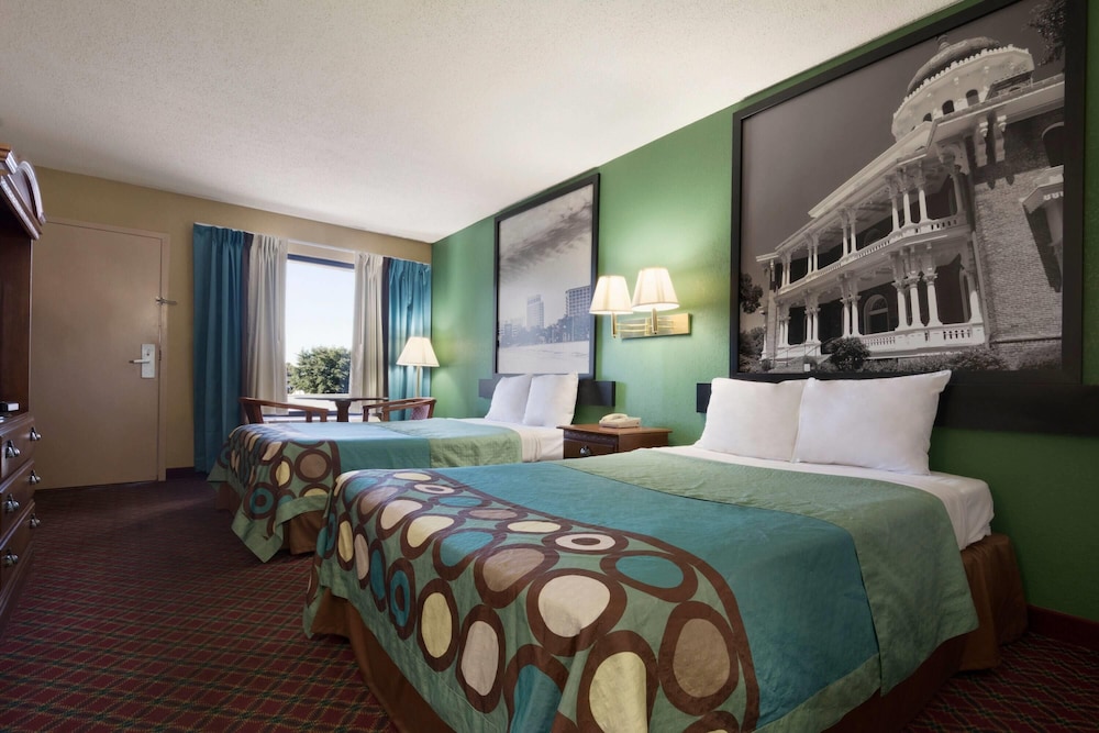 Super 8 by Wyndham Hattiesburg North University Area - photo 18