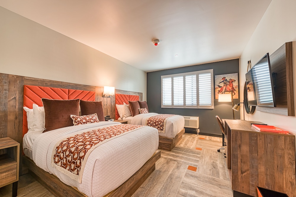 Hotel Lexen Newhall - photo 12