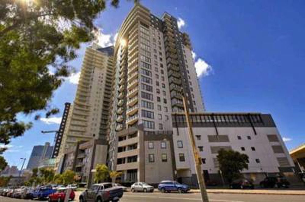 Alpha Apartments Melbourne — 4-Star Luxury Hotel in Southbank, Australia