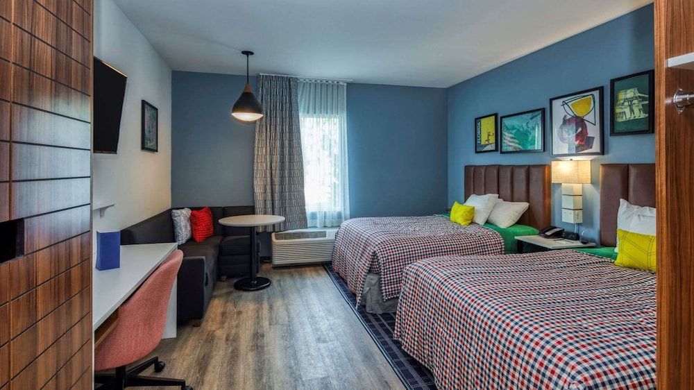 Uptown Suites Extended Stay Tampa FL Riverview - photo 16