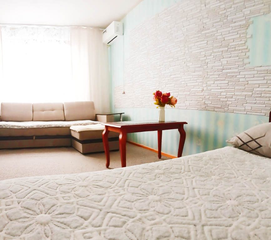 Uyutnaya Tryokh Komnatnaya Kvartira Flat 22302542 — Boguchar
