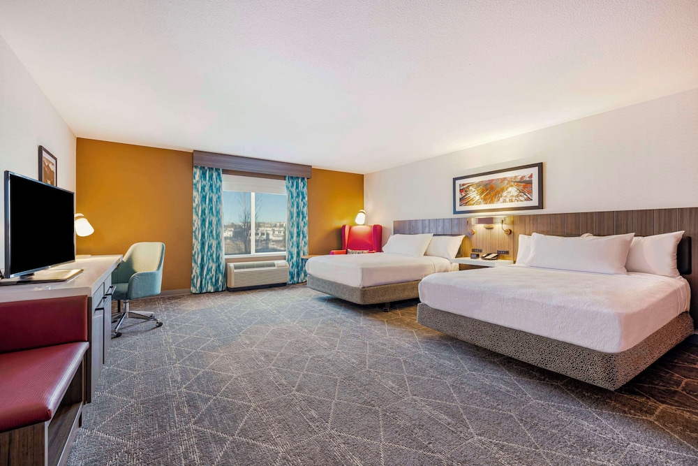 Hilton Garden Inn Colorado Springs Airport - photo 10