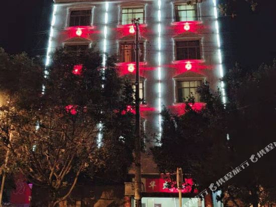 Huasheng Hotel — hotel in Micheng
