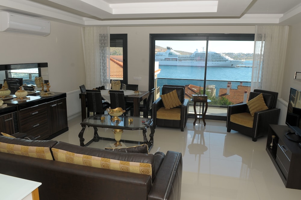Saatli Apart Otel — 4-Star Luxury Hotel in Cesme, Turkey