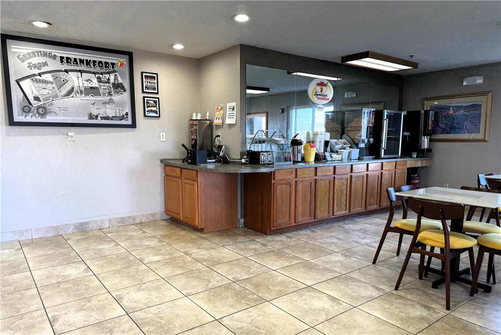 Super 8 by Wyndham Frankfort IN - photo 6