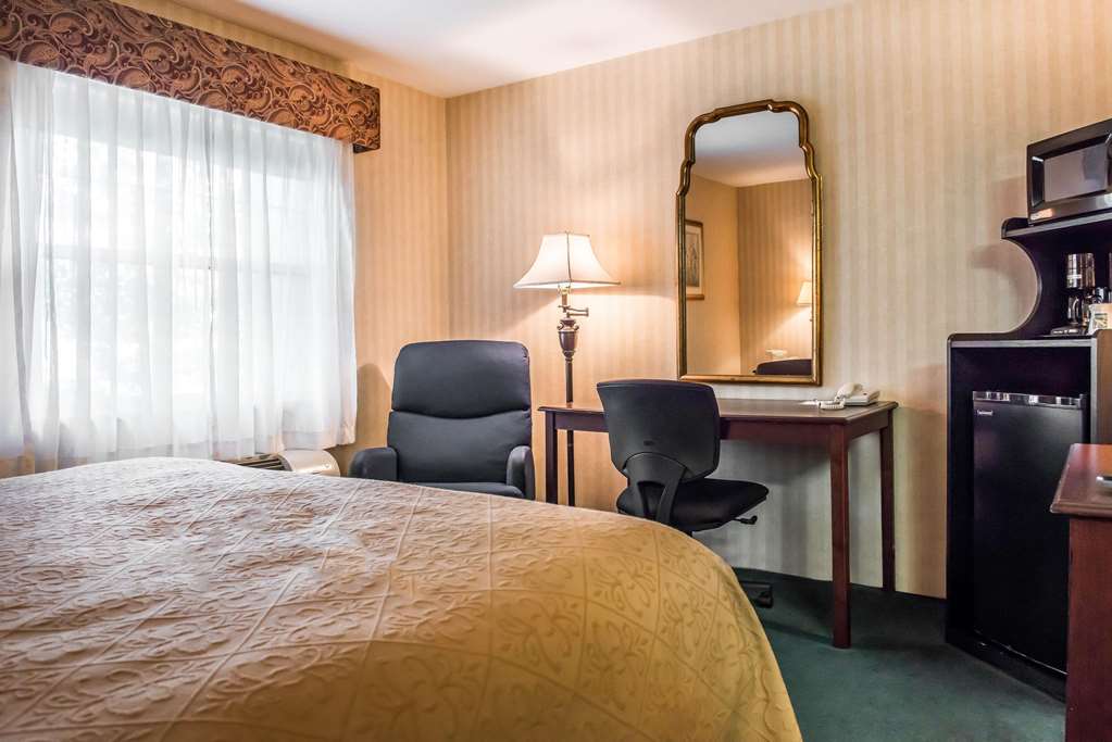 Quality Inn Pittsburgh Airport - photo 20