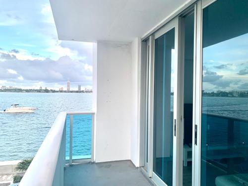 Great private room - last minute hotel in Miami Beach