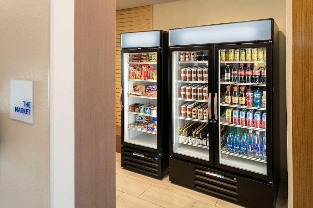 Holiday Inn Express & Suites Bend South by IHG - photo 33