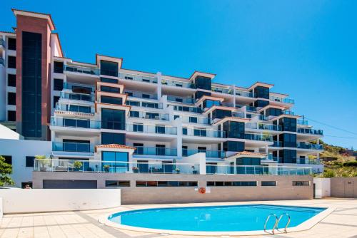 Apartamento Paradisus by MHM — 4-Star Luxury Hotel in Canico, Portugal