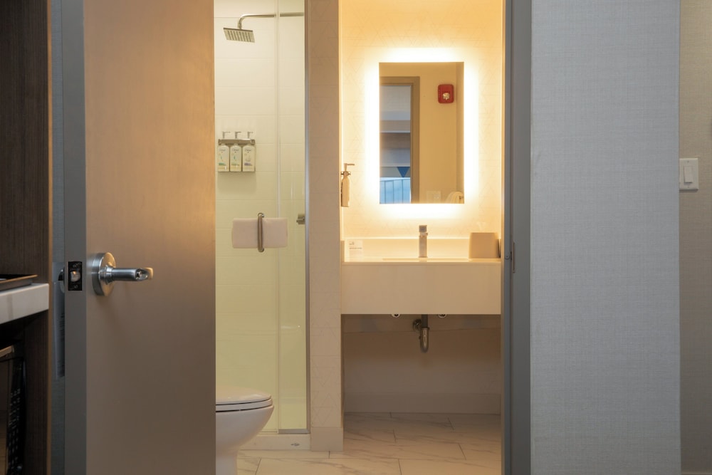 Holiday Inn Express New Rochelle by IHG - photo 25