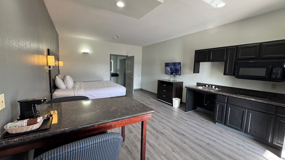 Sunbridge Inn and Suites - photo 18