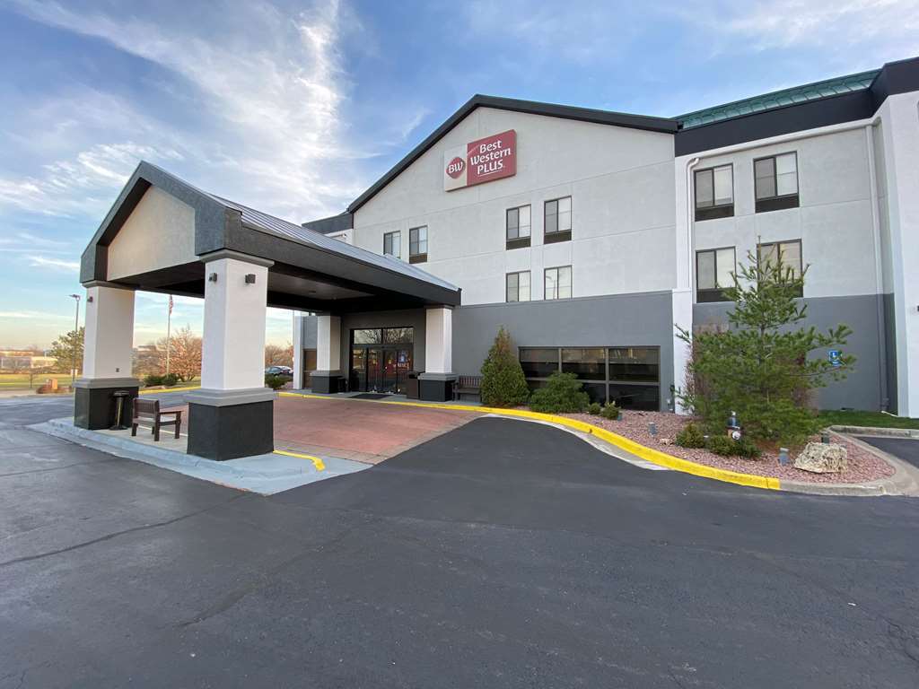 Best Western Plus Kansas City Airport KCI East - photo 10