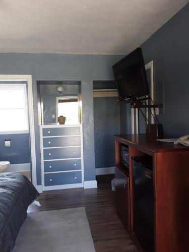 Eddy's Motel - photo 15