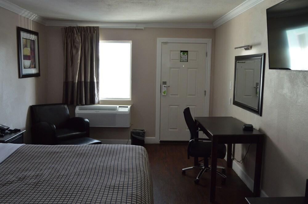 Destin Inn and Suites - photo 7