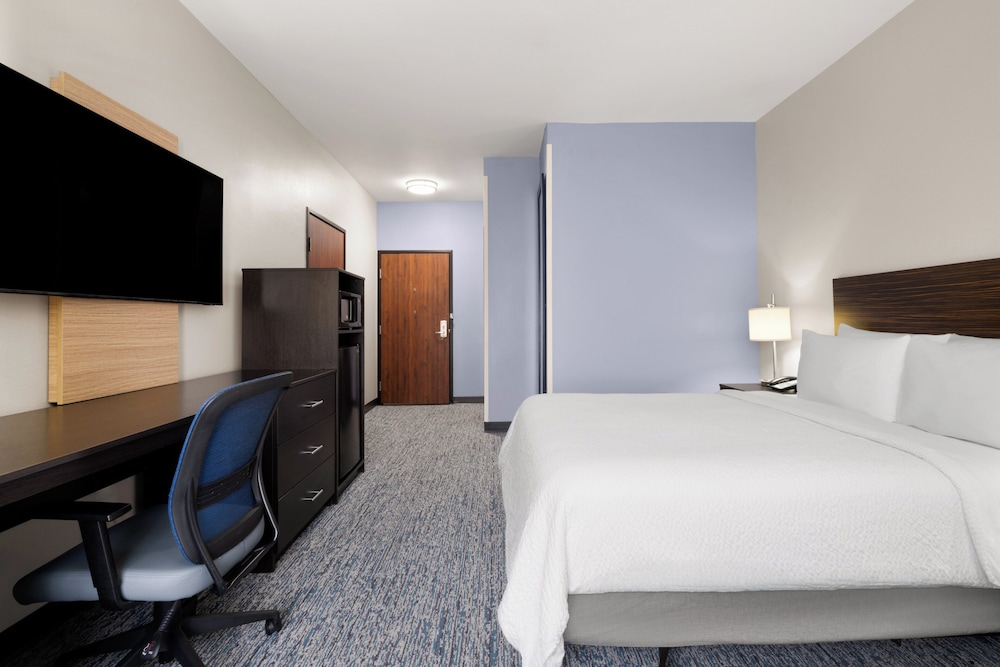 Garner Hotel Topeka West by IHG - photo 11