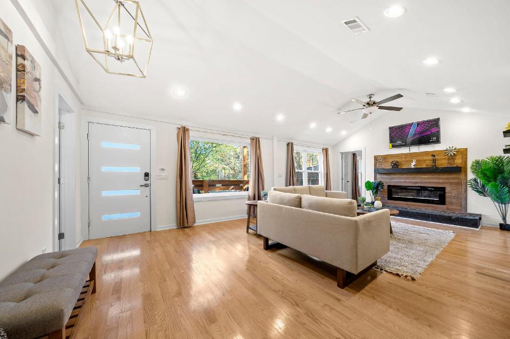Gorgeous EST Mercedes Stdm 10 min Patio Slps 10 - photo 11