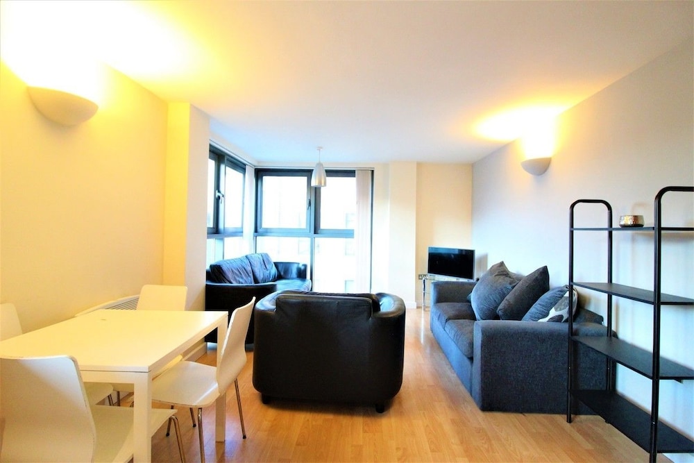 City Walk — 4-Star Luxury Hotel in Leeds, United Kingdom
