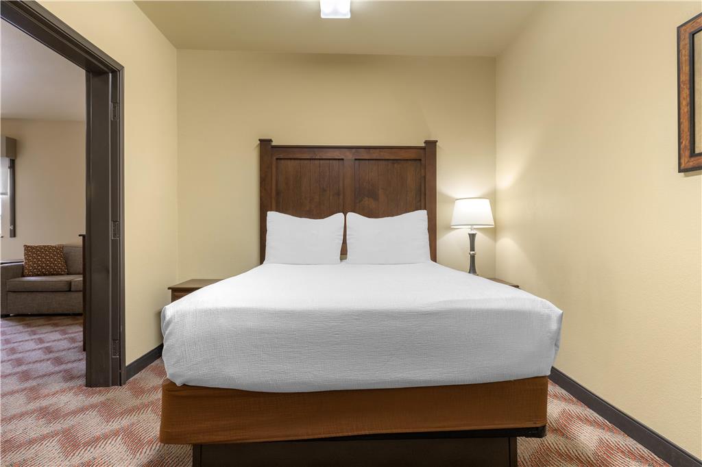 Best Western Plus Cimarron Hotel & Suites - photo 17