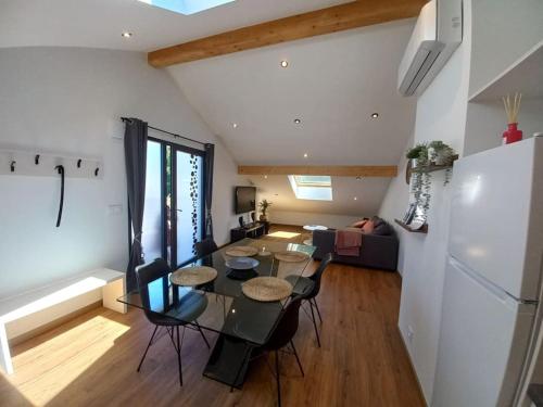 Meuble 3 Neuf Entre Lacs Montagnes Et Bauges. - last minute hotel in Unknown City