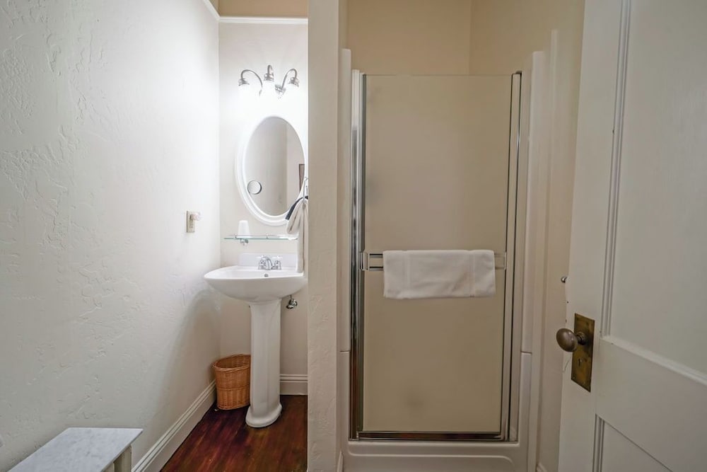 Weaverville Hotel - photo 83