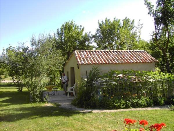 Les Maisons de Chante Oiseau - carbon neutral hotel in Forcalquier