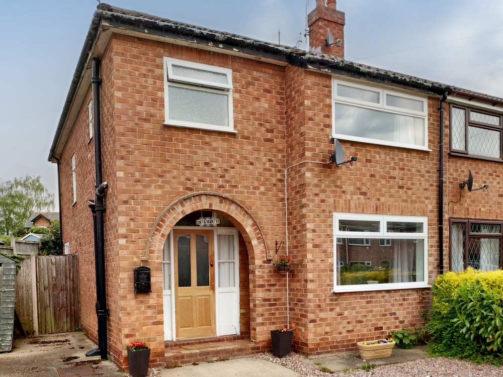 The Hawthorns - carbon neutral hotel in Chester
