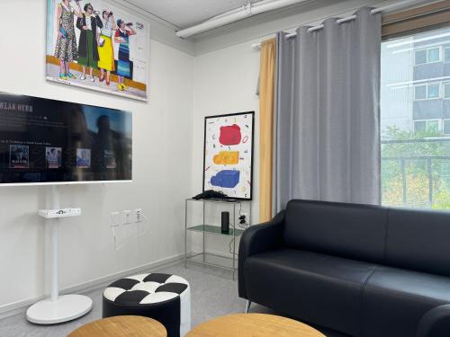 501 Seongsu Station Jungnangcheon Cherry Blossom Road Han River airport bus — 4-Star Luxury Hotel in Seoul, South Korea