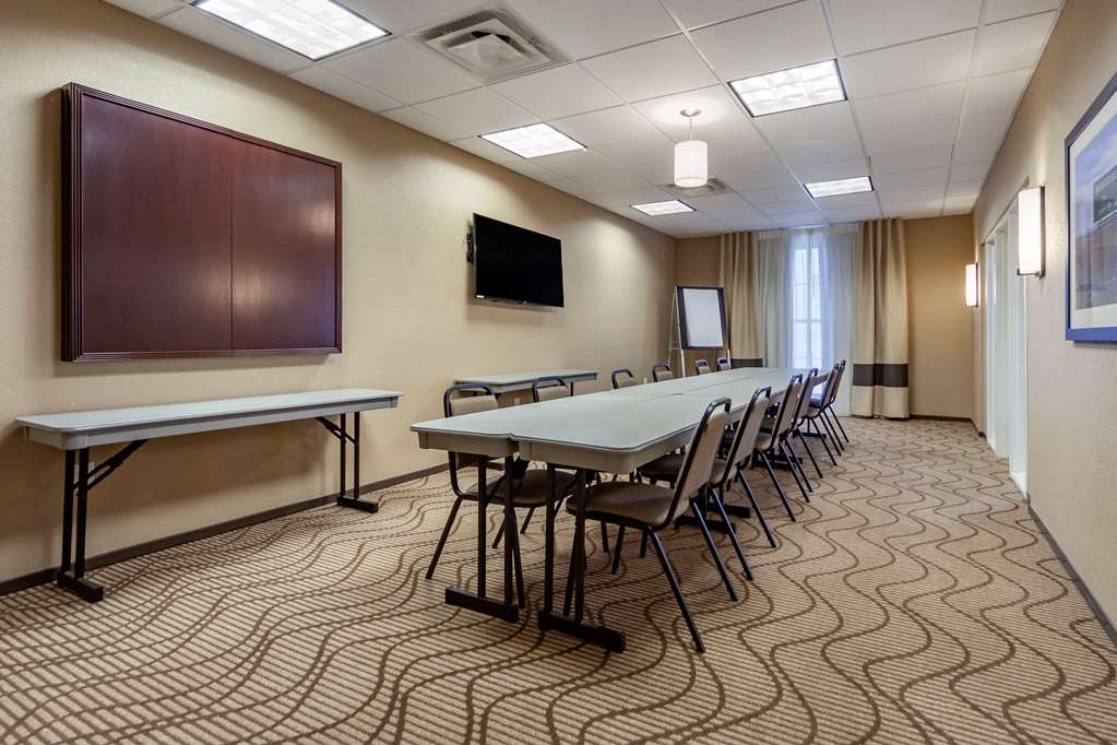 Comfort Inn & Suites Sidney I 80 - photo 32