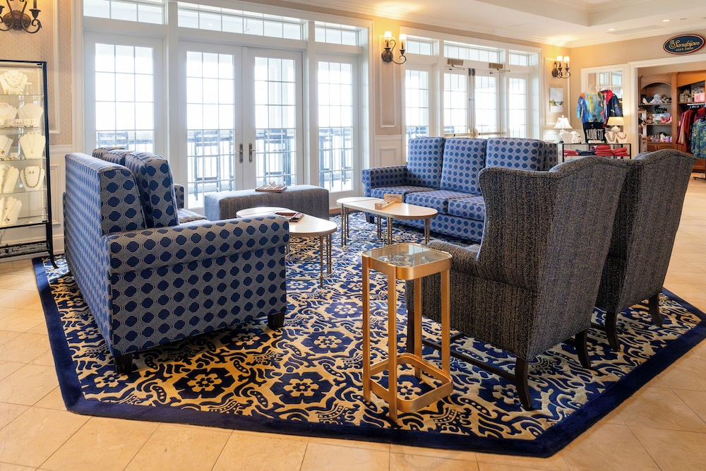 Madison Beach Hotel - photo 7